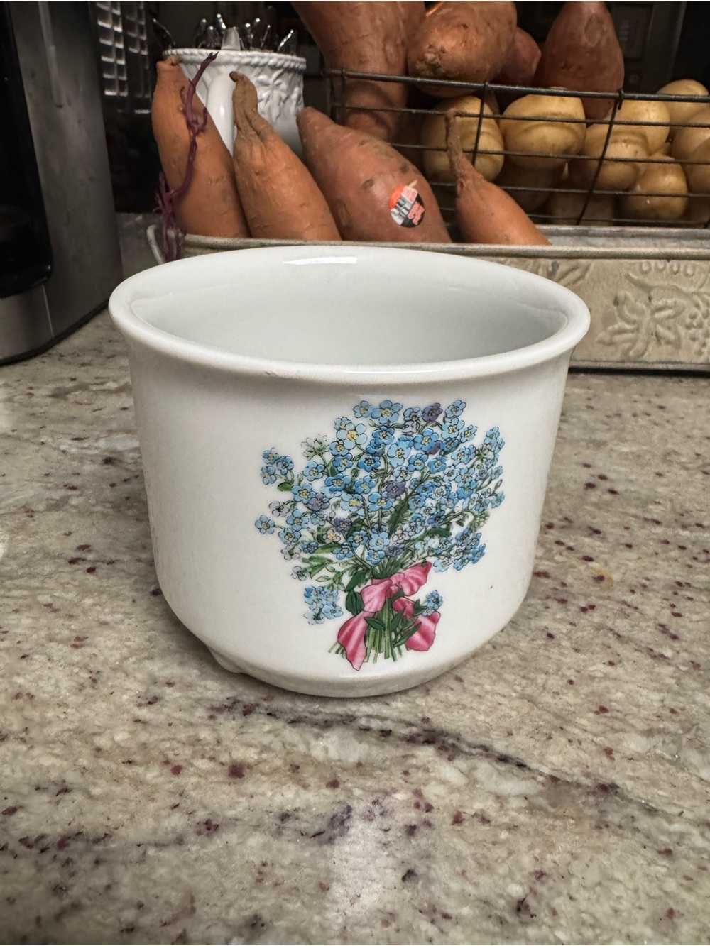 Takahashi Forget-Me-Not White Ceramic Planter